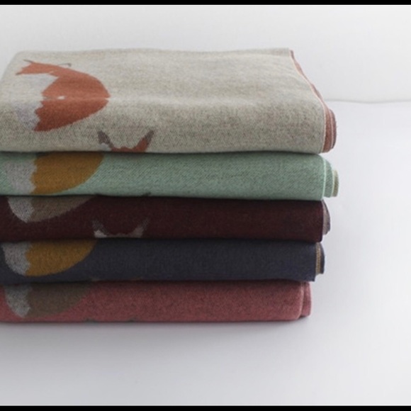 Large Cozy Fox Scarf - Picture 5 of 6